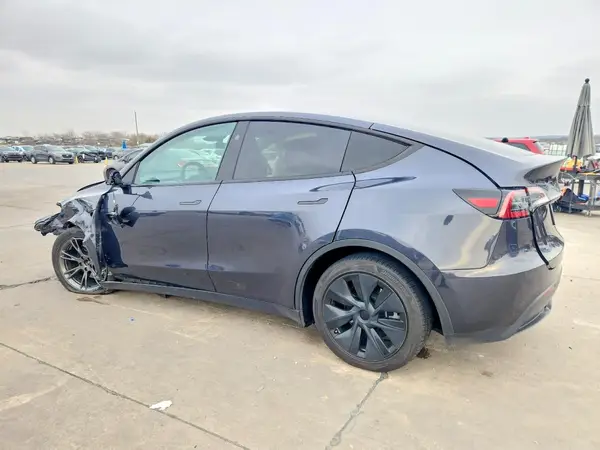 7SAYGDEEXSA365431 2025 TESLA MODEL Y - Image 2
