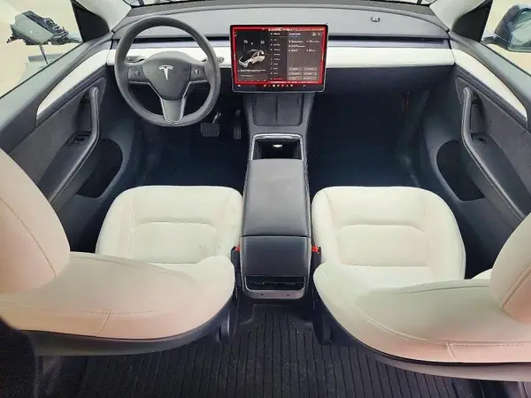 7SAYGDEEXSA365431 2025 TESLA MODEL Y - Image 8