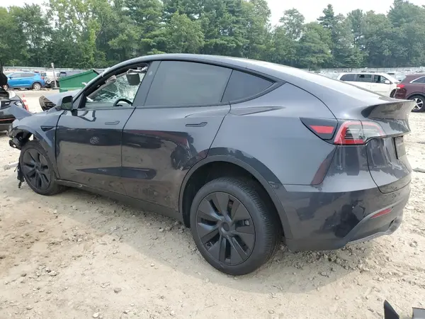 7SAYGDEEXSA367499 2025 TESLA MODEL Y - Image 2
