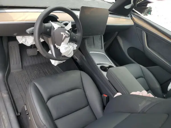 7SAYGDEEXSA367499 2025 TESLA MODEL Y - Image 8