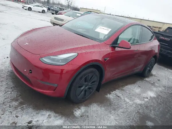 7SAYGDEEXSF217668 2025 TESLA MODEL Y - Image 2