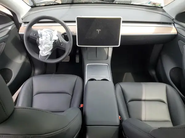 7SAYGDEEXSF224586 2025 TESLA MODEL Y - Image 8