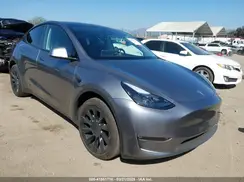 7SAYGDEEXSF240903 2025 TESLA MODEL Y