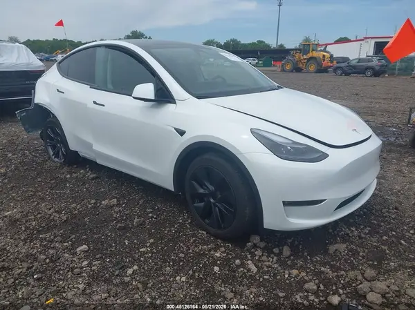 7SAYGDEEXSF244370 2025 TESLA MODEL Y - Image 1