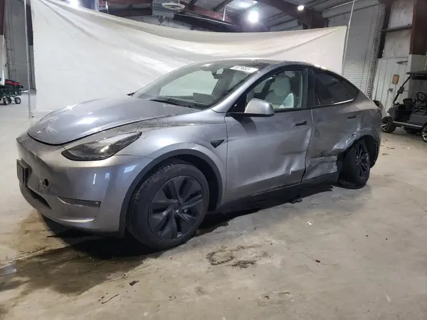 7SAYGDEEXSF247317 2025 TESLA MODEL Y - Image 1