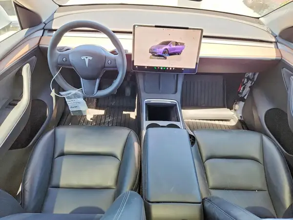 7SAYGDEEXSF248757 2025 TESLA MODEL Y - Image 8