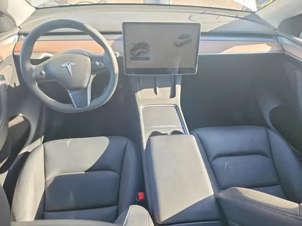 7SAYGDEEXSF259046 2025 TESLA MODEL Y - Image 8
