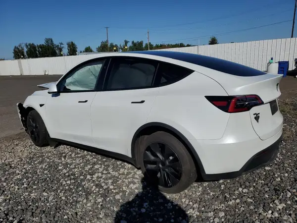 7SAYGDEEXSF259869 2025 TESLA MODEL Y - Image 2