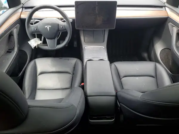 7SAYGDEEXSF262061 2025 TESLA MODEL Y - Image 8