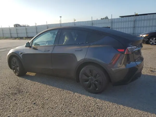 7SAYGDEEXSF281368 2025 TESLA MODEL Y - Image 2