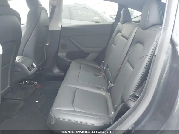 7SAYGDEEXSF287123 2025 TESLA MODEL Y - Image 8