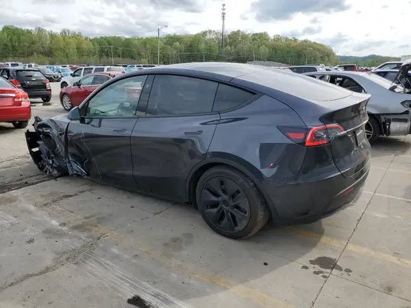 7SAYGDEEXSF287588 2025 TESLA MODEL Y - Image 2