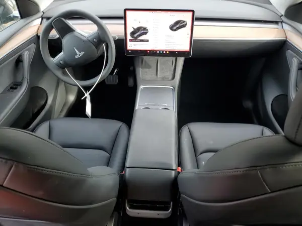 7SAYGDEEXSF287588 2025 TESLA MODEL Y - Image 8
