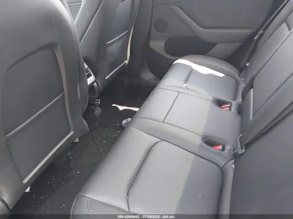 7SAYGDEEXSF291365 2025 TESLA MODEL Y - Image 8