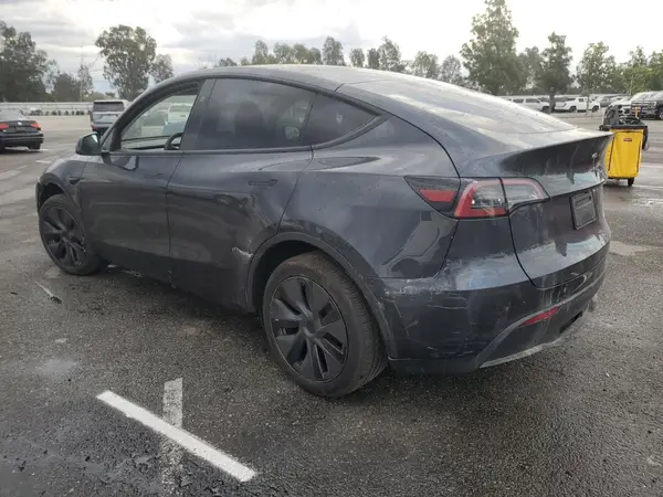 7SAYGDEEXSF291530 2025 TESLA MODEL Y - Image 2