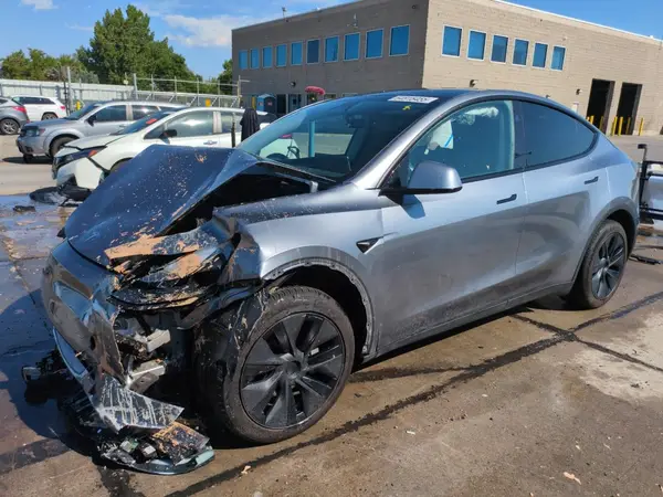7SAYGDEEXSF292399 2025 TESLA MODEL Y - Image 1