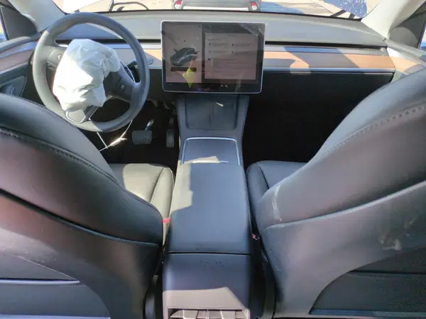 7SAYGDEEXSF292399 2025 TESLA MODEL Y - Image 8