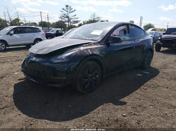7SAYGDEEXSF297232 2025 TESLA MODEL Y - Image 2