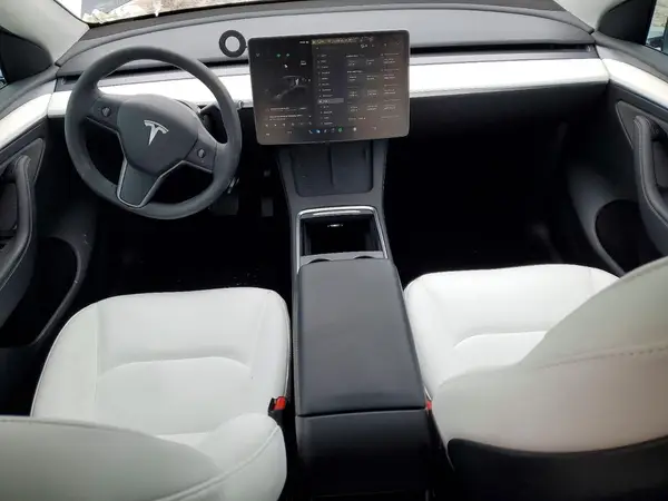 7SAYGDEEXSF297859 2025 TESLA MODEL Y - Image 8