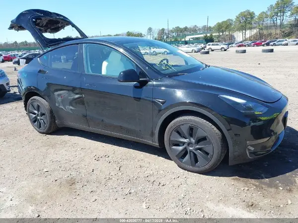 7SAYGDEEXSF297876 2025 TESLA MODEL Y - Image 1