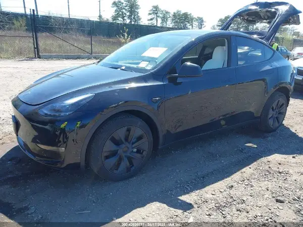 7SAYGDEEXSF297876 2025 TESLA MODEL Y - Image 2