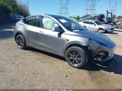 7SAYGDEEXSF301974 2025 TESLA MODEL Y