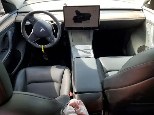 7SAYGDEEXSF305846 2025 TESLA MODEL Y - Image 8