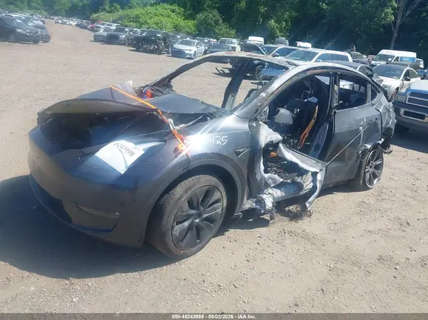 7SAYGDEEXSF306995 2025 TESLA MODEL Y - Image 2