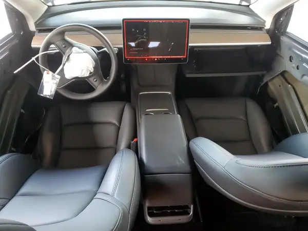 7SAYGDEEXSF308181 2025 TESLA MODEL Y - Image 8