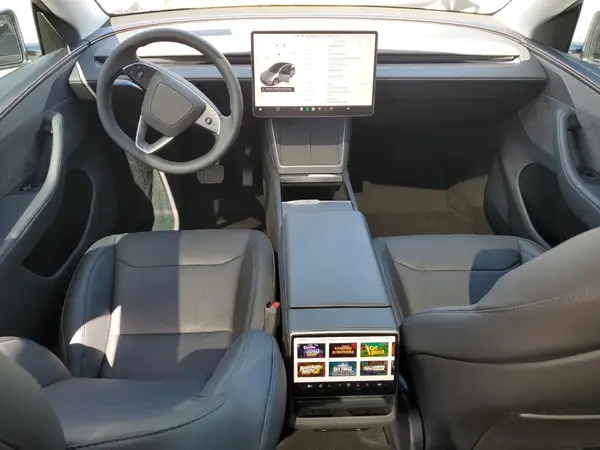 7SAYGDEEXTA382117 2026 TESLA MODEL Y - Image 8