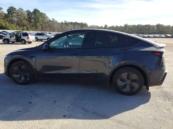 7SAYGDEEXTA385566 2026 TESLA MODEL Y - Image 2