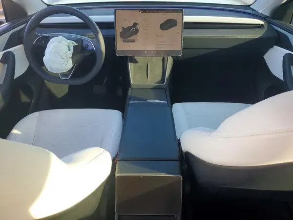 7SAYGDEEXTA388323 2026 TESLA MODEL Y - Image 8