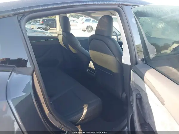 7SAYGDEEXTA388497 2026 TESLA MODEL Y - Image 8