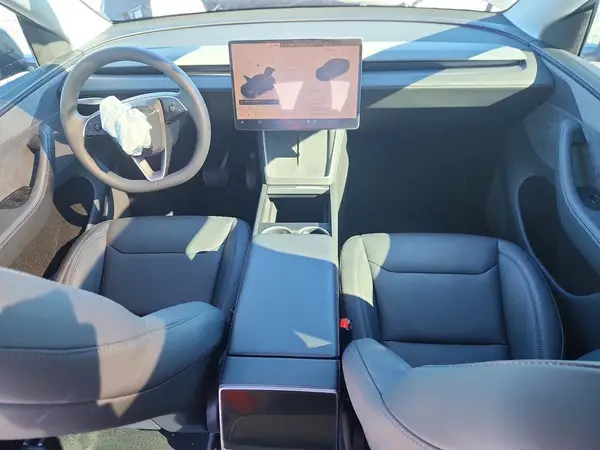 7SAYGDEEXTA399421 2026 TESLA MODEL Y - Image 8