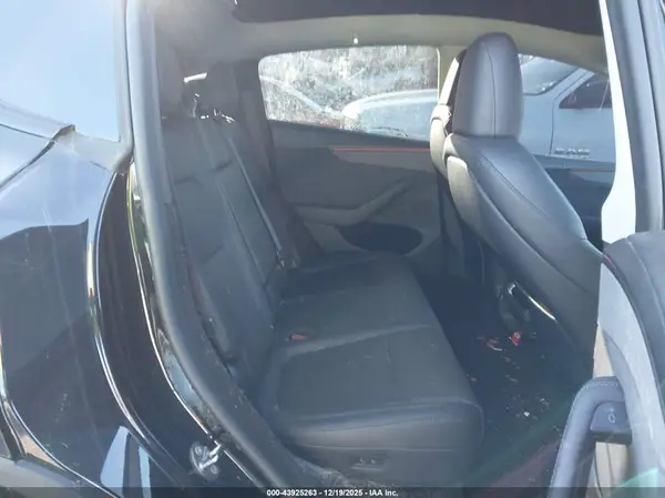 7SAYGDEEXTA400244 2026 TESLA MODEL Y - Image 8