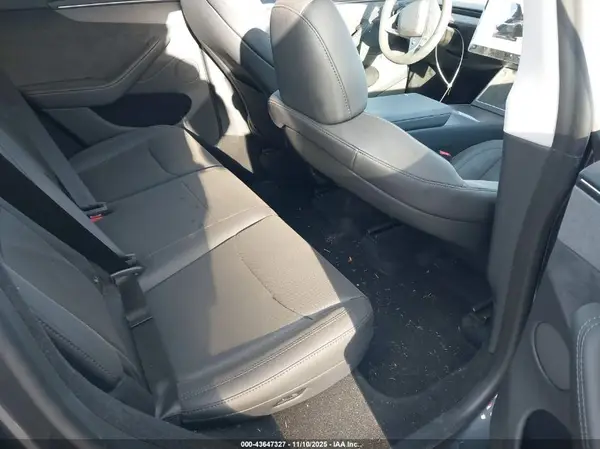 7SAYGDEEXTA438766 2026 TESLA MODEL Y - Image 8