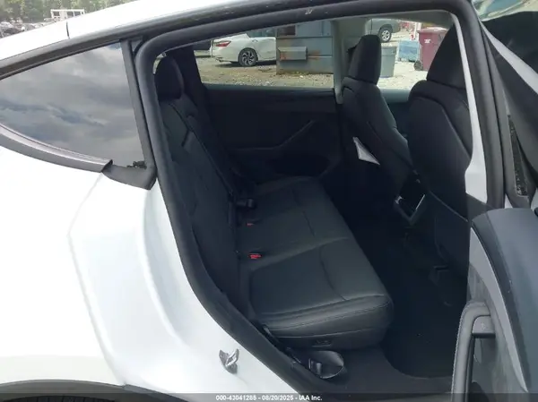 7SAYGDEEXTA451369 2026 TESLA MODEL Y - Image 8