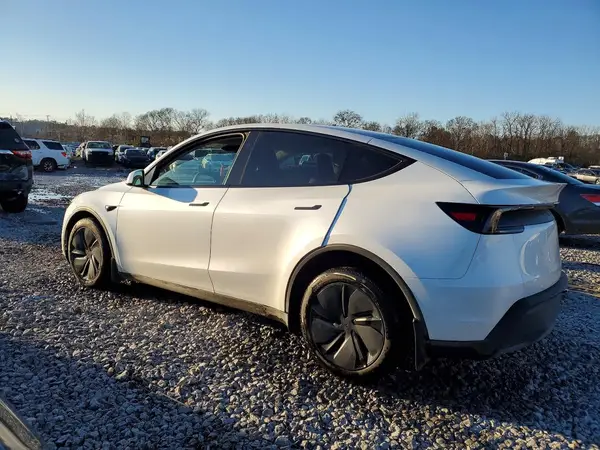 7SAYGDEEXTA461819 2026 TESLA MODEL Y - Image 2