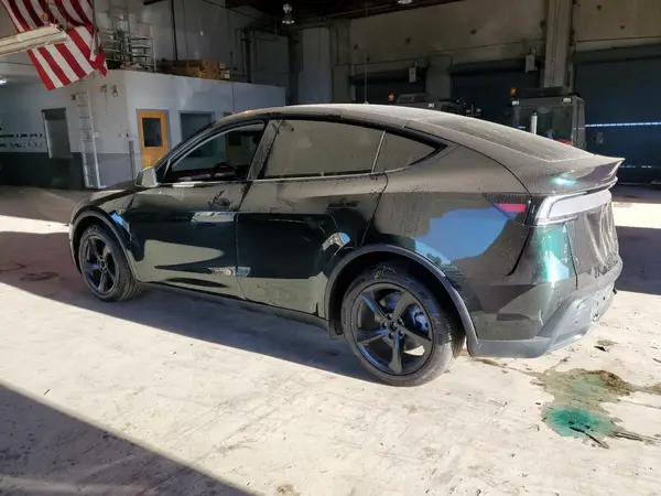 7SAYGDEEXTA467832 2026 TESLA MODEL Y - Image 2