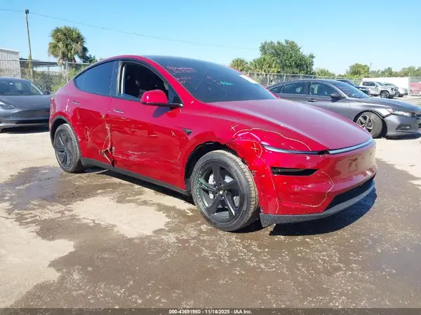 7SAYGDEEXTA470150 2026 TESLA MODEL Y - Image 1