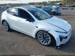 7SAYGDEEXTA471024 2026 TESLA MODEL Y