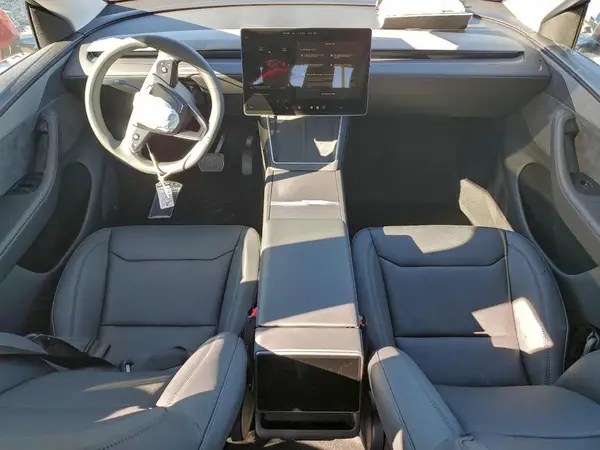 7SAYGDEEXTA495923 2026 TESLA MODEL Y - Image 8