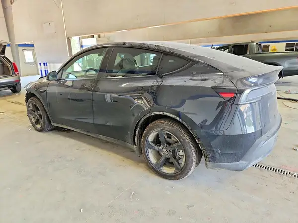 7SAYGDEEXTA634450 2026 TESLA MODEL Y - Image 2