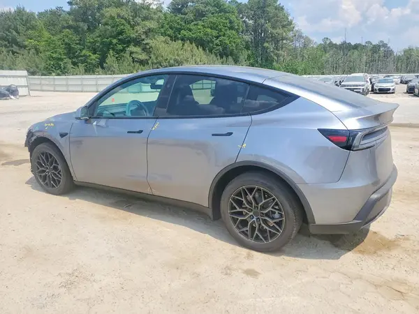 7SAYGDEEXTA650275 2026 TESLA MODEL Y - Image 2