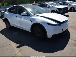 7SAYGDEEXTA662135 2026 TESLA MODEL Y