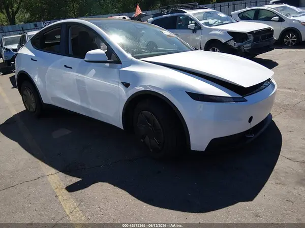 7SAYGDEEXTA662135 2026 TESLA MODEL Y - Image 1