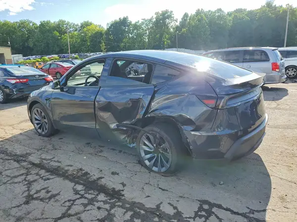 7SAYGDEEXTA711334 2026 TESLA MODEL Y - Image 2
