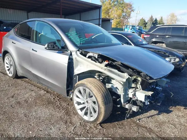7SAYGDEEXTF322678 2026 TESLA MODEL Y - Image 1
