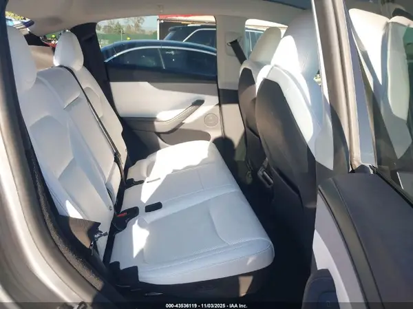 7SAYGDEEXTF322678 2026 TESLA MODEL Y - Image 8
