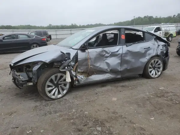7SAYGDEEXTF326312 2026 TESLA MODEL Y - Image 1